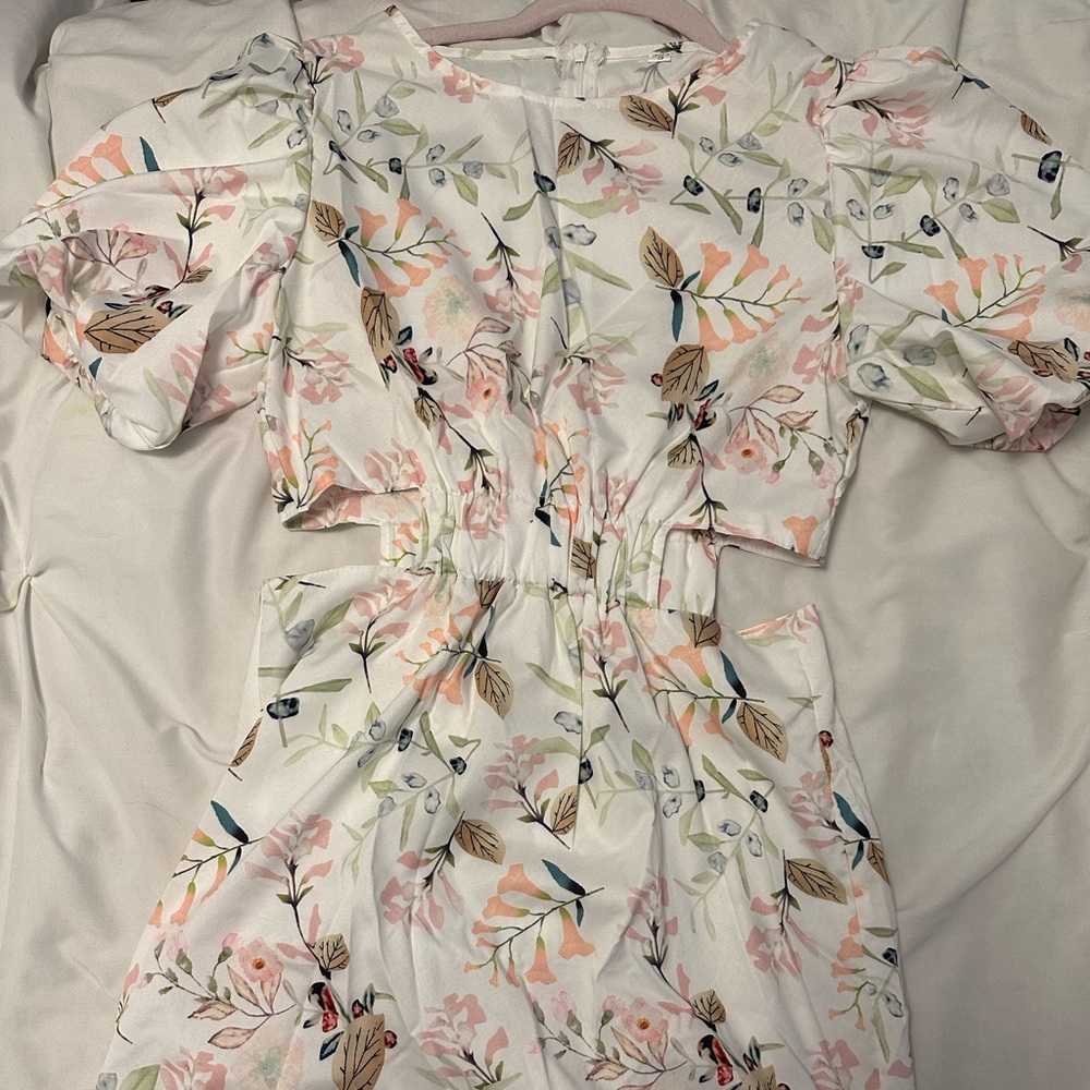 White floral, puff sleeve dress